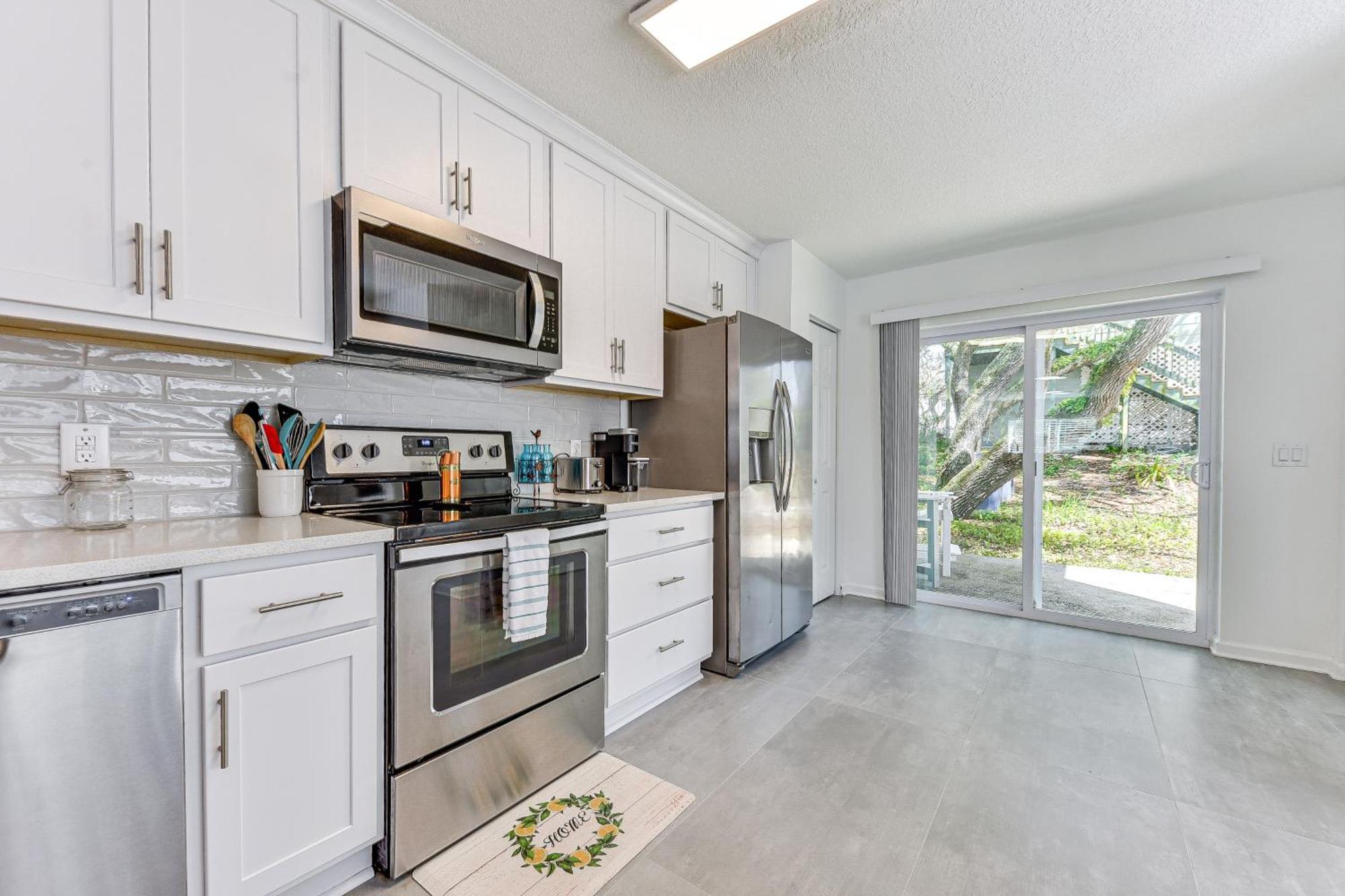 Fernandina Beach Townhome, Steps To Public Beach Bagian luar foto